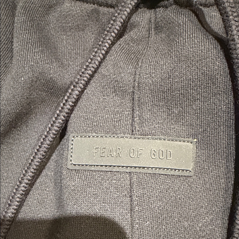 Fear of God ESSENTIALS Jet Black Fleece Running Shorts - new with tags - Picture 4 of 11